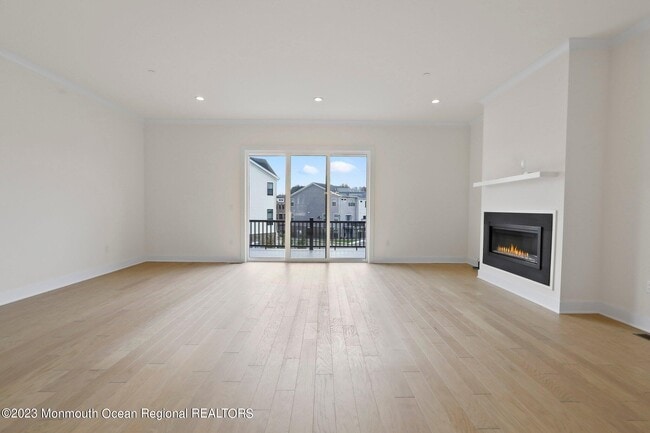 Building Photo - 3 Valiant Ct