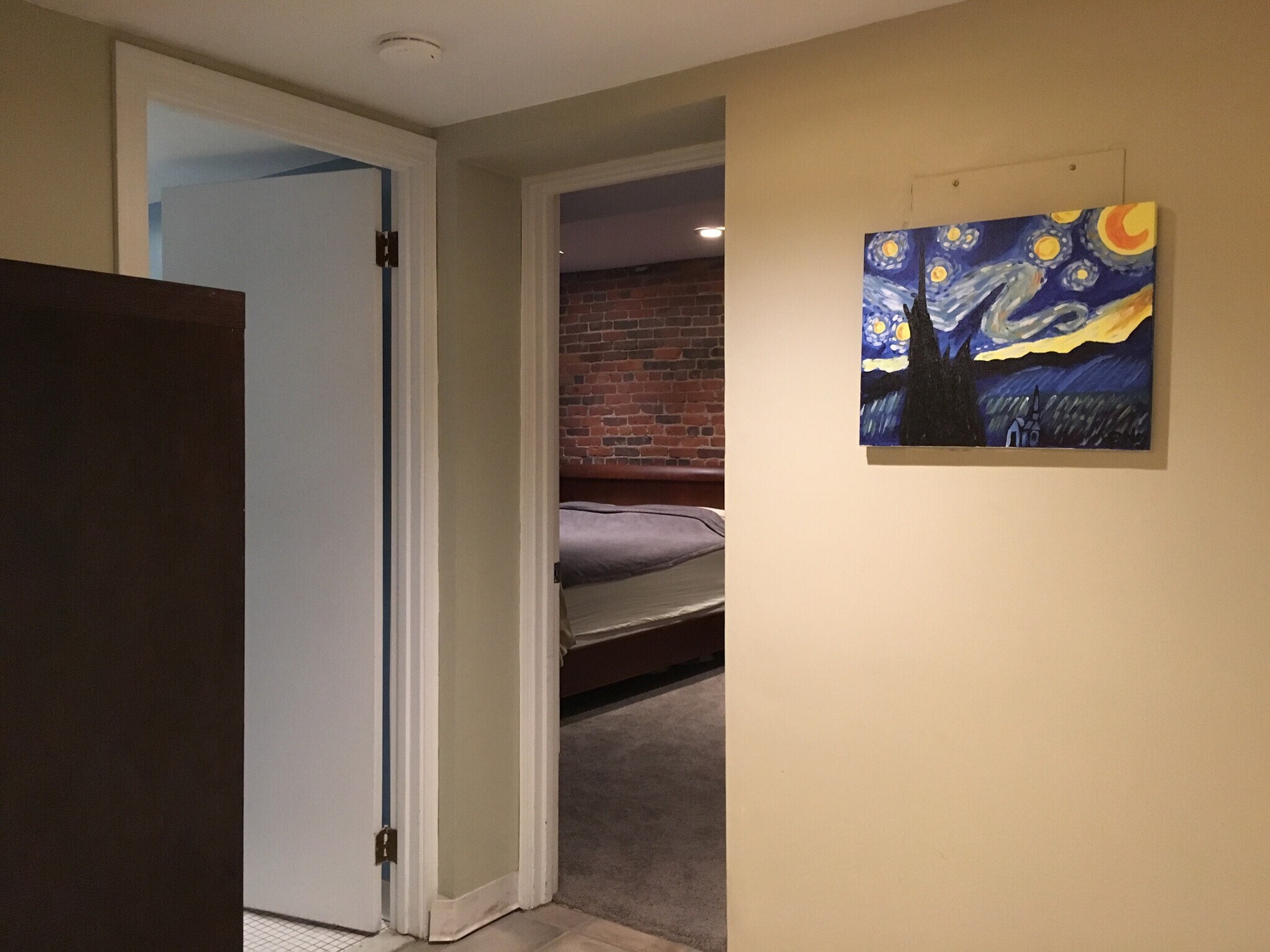 Outside Bathroom/Bedroom 01 - 1895 Beacon St