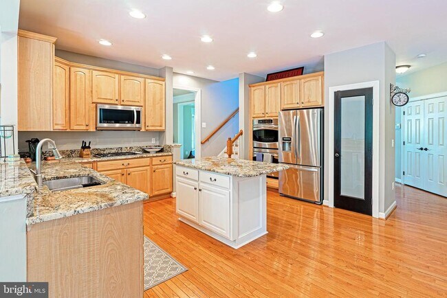 Building Photo - 47333 Middle Bluff Pl
