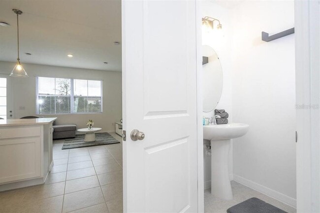 Building Photo - 619 Longboat Dr