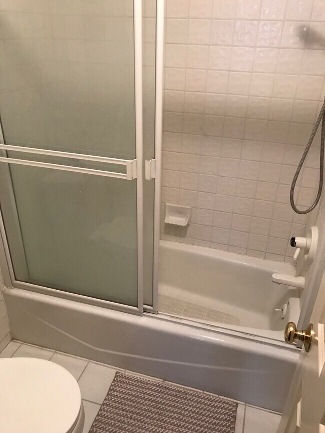 Building Photo - 2308 Schader Dr