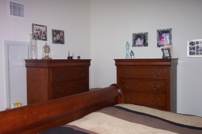 Building Photo - 1250 S Michigan Ave