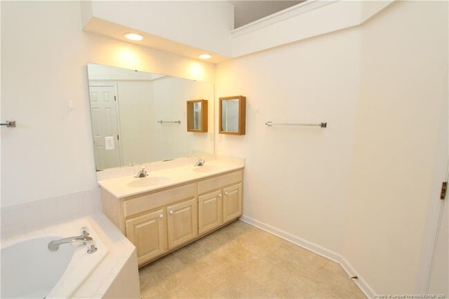 Building Photo - 114 Covewood Ct