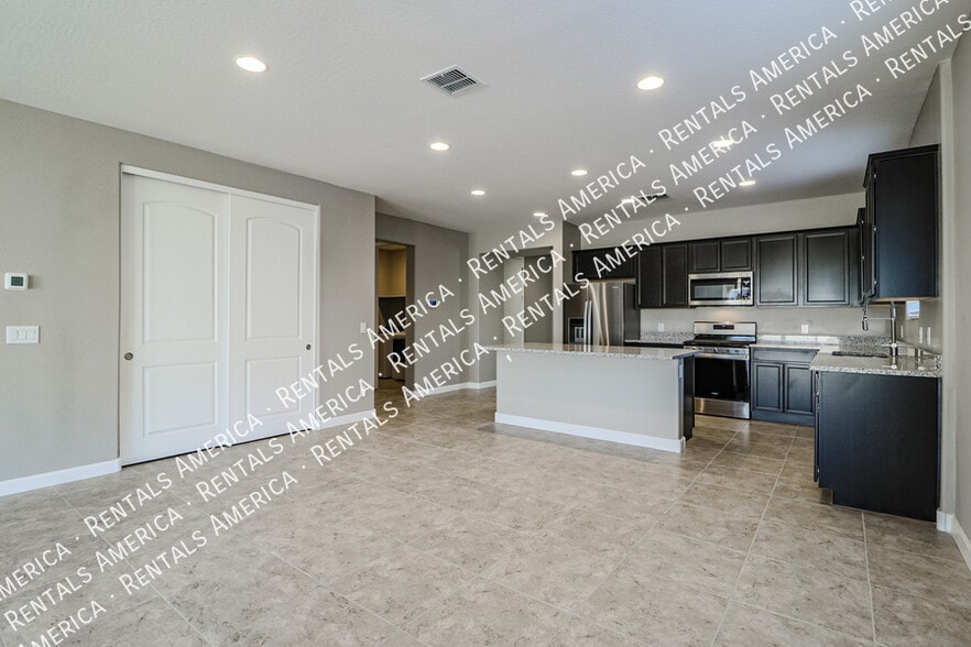 Building Photo - 8482 W Sonoma Way