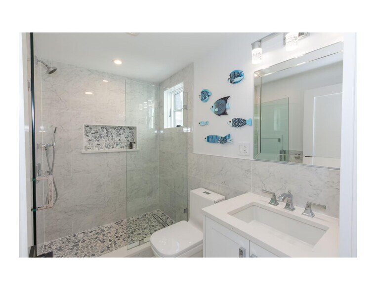 Building Photo - 153 Bayside Rd