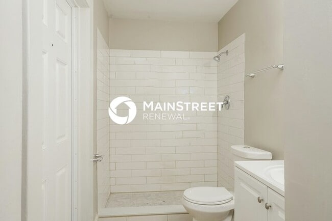 Building Photo - 3 Bedroom Pet-Friendly Home in KISSIMMEE, FL with Main Street Renewal