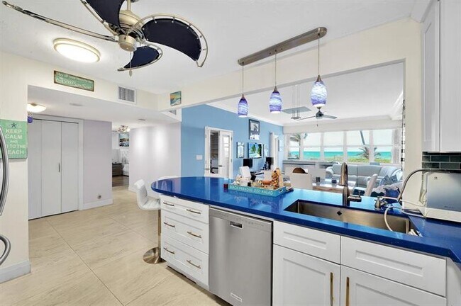 Building Photo - 3000 S Ocean Blvd