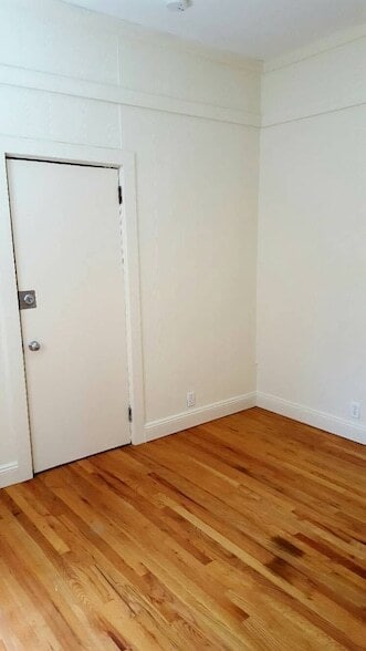 Building Photo - 420 Littleworth Ln