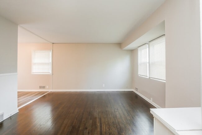 Building Photo - Great 3 Bedroom Kansas City Home