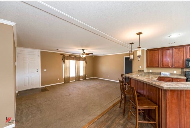 Building Photo - 571 7 Pines Rd
