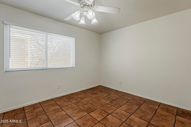 Building Photo - 14420 N 57th Dr