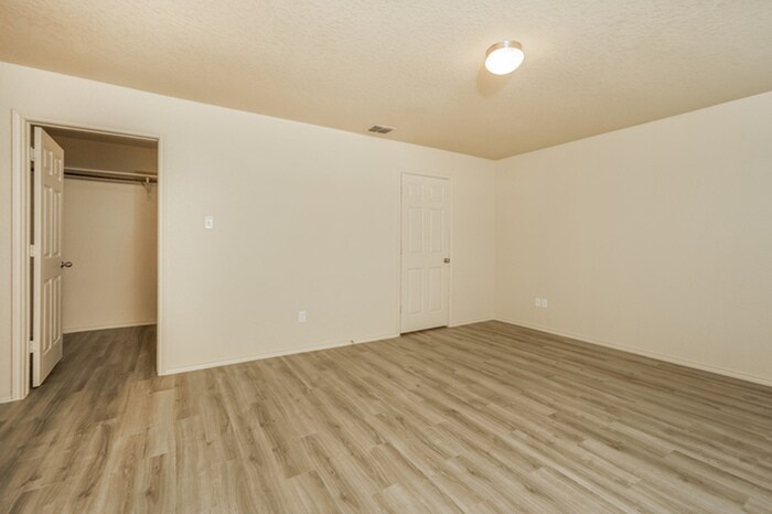 Building Photo - 8938 Ashley Wilkes