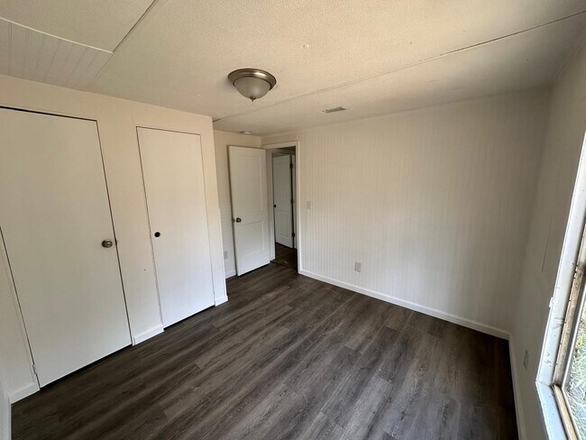 Building Photo - 3475 Pleasant Oaks Cir