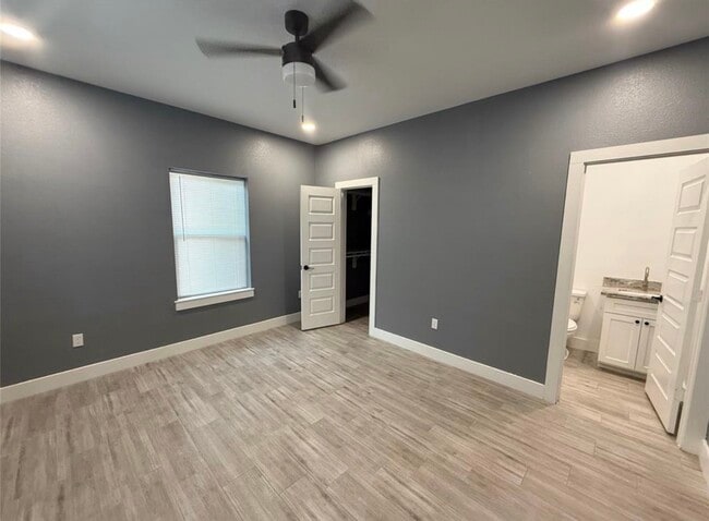 Building Photo - 9815 Garcroft St