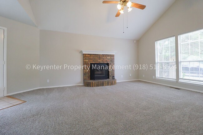 Building Photo - 3 Bed | 2.5 Bath in Jenks!
