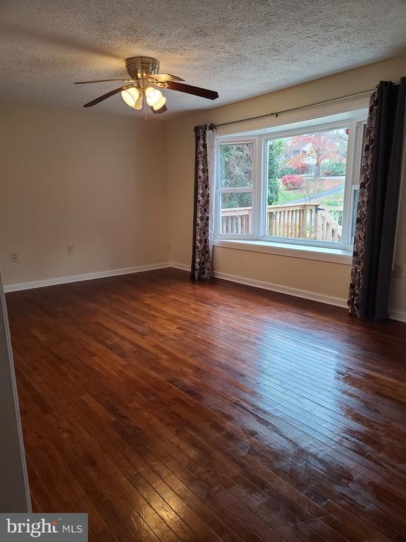 Building Photo - 5451 Bayview Ave