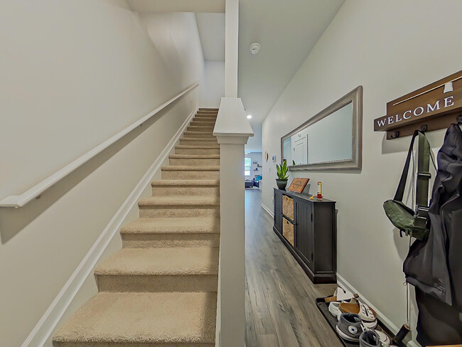 Building Photo - 882 Quaint Parish Cir