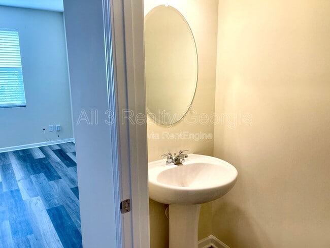 Building Photo - 11971 Fuller St