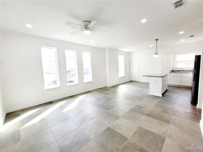 Building Photo - 3819 Bella Costa Dr