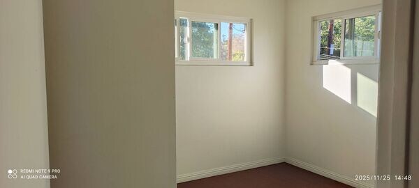 Building Photo - 909 W Hellman Ave