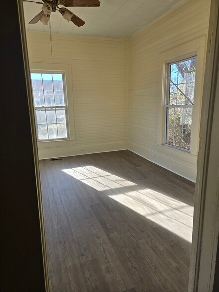 Building Photo - 203 Bailey St