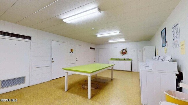 Building Photo - 252 Shadow Mountain Dr