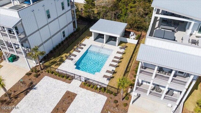 Building Photo - 15 E Queen Palm Dr