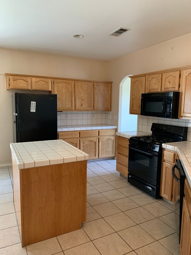 Building Photo - 3 Bedroom 2 Bath Home in Cul-De-Sac