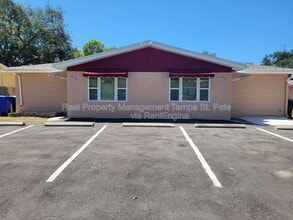 Building Photo - 611 Lyndhurst St