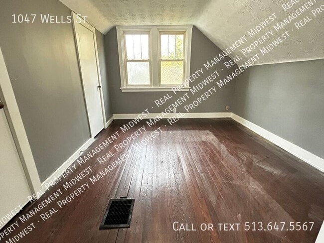 Building Photo - 1047 Wells St