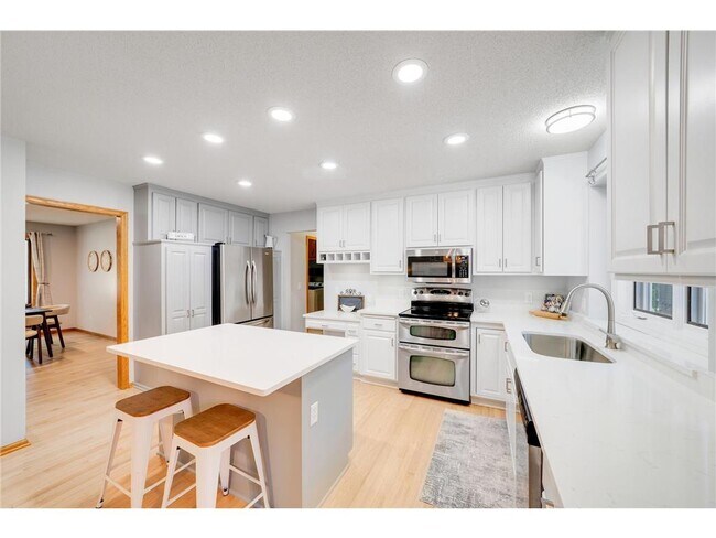 Building Photo - 3757 Bayberry Ln