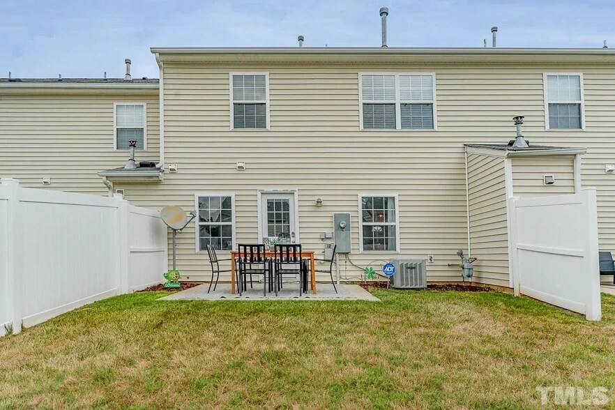 Building Photo - 5223 Dilbagh Dr
