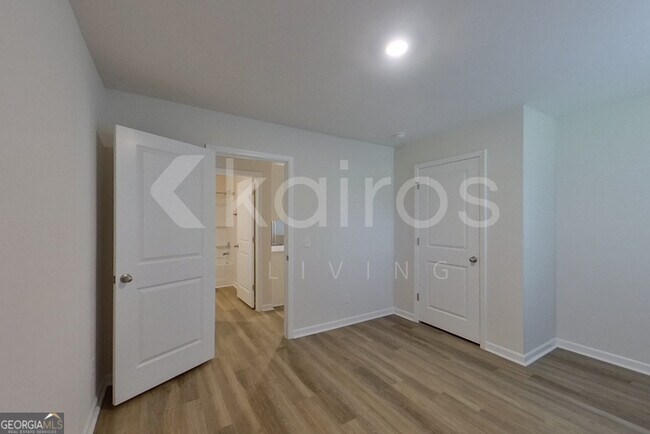 Building Photo - 109 Inez Ave