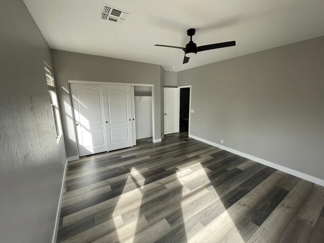 Building Photo - 2225 E Detroit St