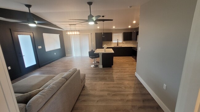 Building Photo - 3 bedroom, 2 Bath Home in Ainaloa Subdivision