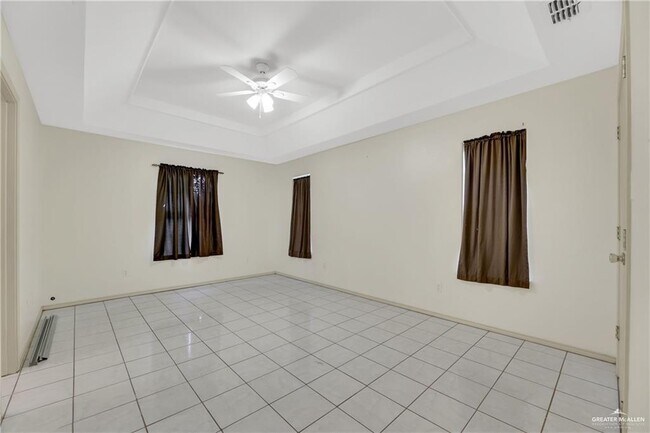 Building Photo - 20 Via Sol Dr