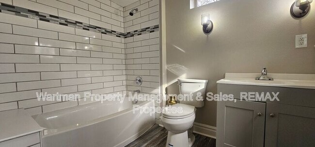 Building Photo - 1016 W Cucharras St