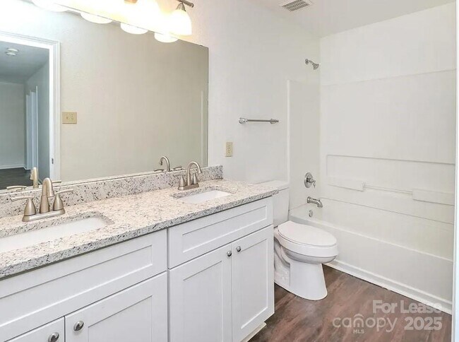 Building Photo - 3609 McDuff Ct