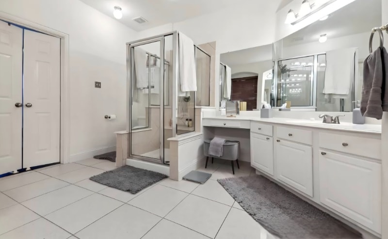 Building Photo - 2446 Chesterfield Rd