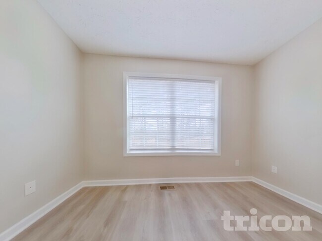 Building Photo - 581 Meadow Spring Dr