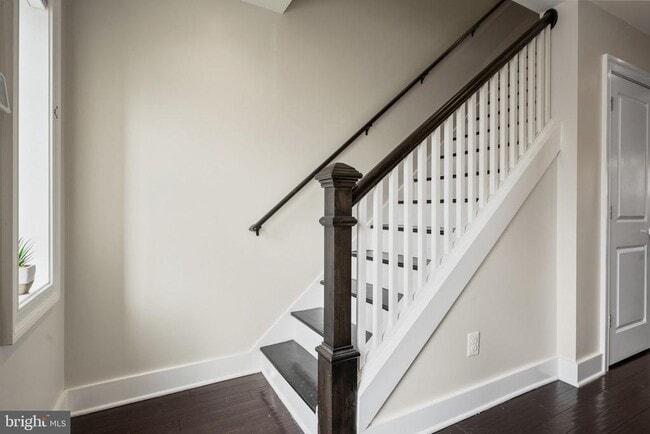 Building Photo - 1259 16th St NE