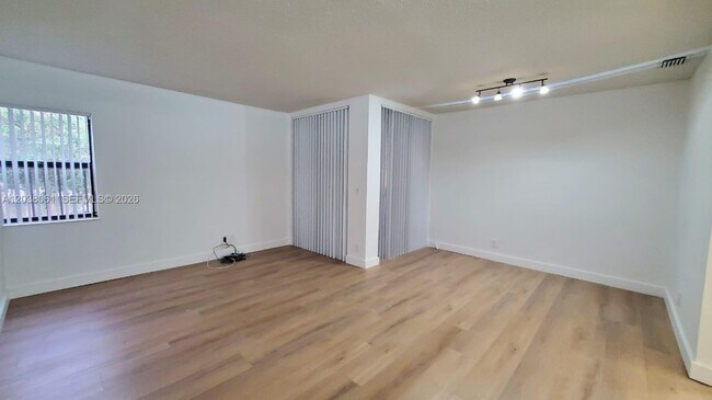 Building Photo - 3858 Coral Tree Cir