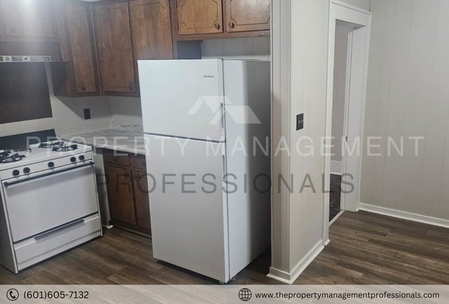 Building Photo - 2308 St. Charles-