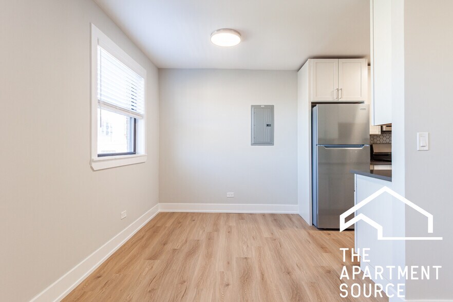 Building Photo - 503 W Aldine Ave