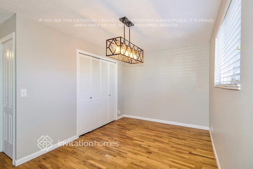 Building Photo - 381 Marquette Dr