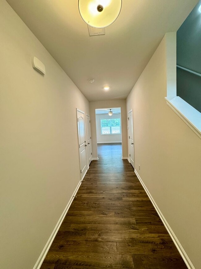 Building Photo - 3BR/2BA Townhouse in The Townes at Sherrills Ford