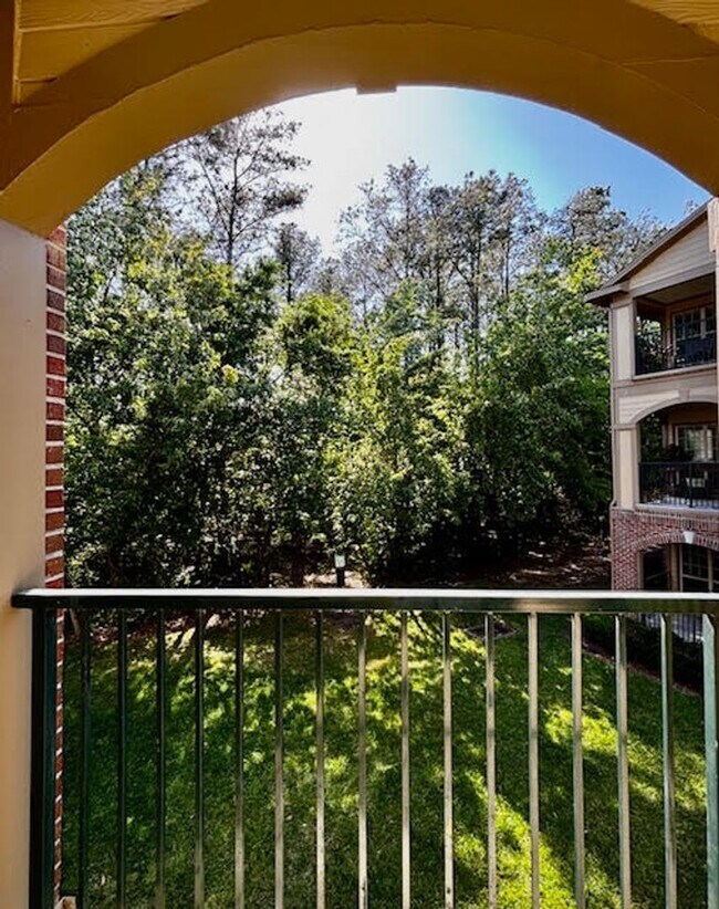Building Photo - Awesome 3/2 Condo w/ a garage Gate Parkway...