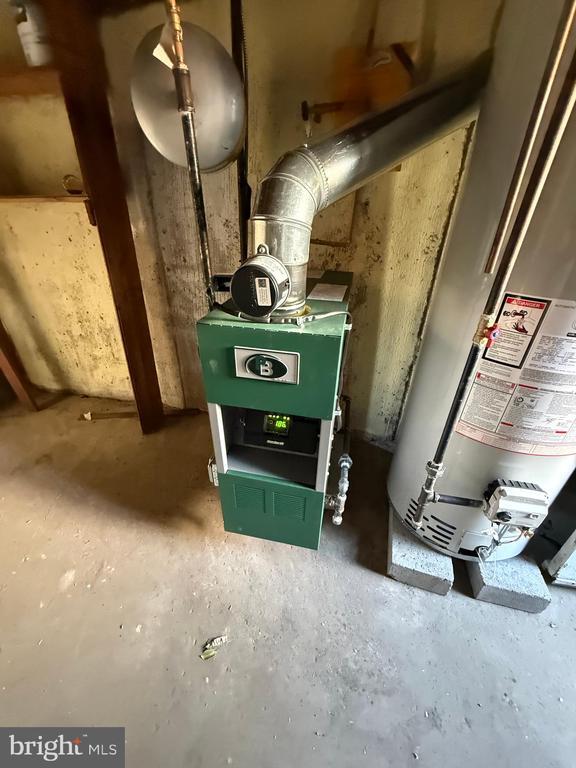 Building Photo - 557 Wiltshire Rd