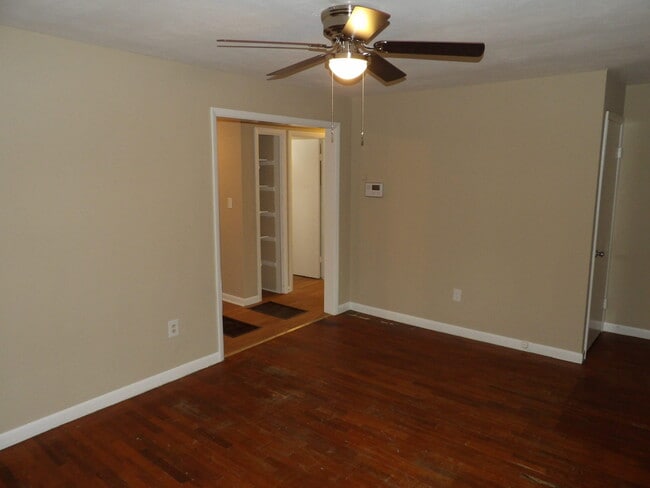 Building Photo - 146 Allnutt Dr