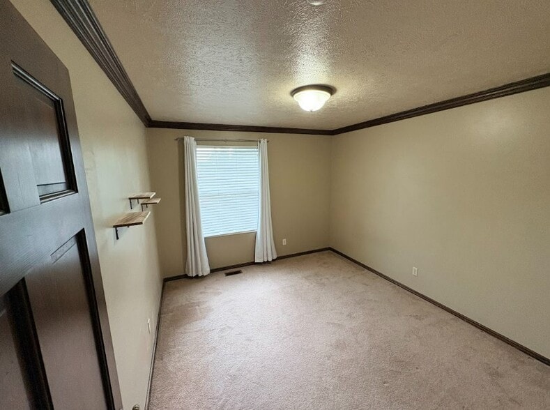 Building Photo - 3162 N 500 E